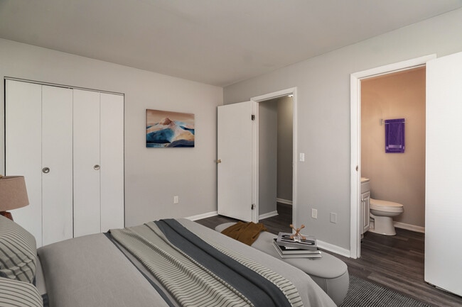 Building Photo - Englewood Villas & Residences