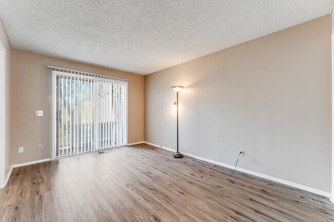 Building Photo - 3 Bed Retreat with View & Trails at Your Doorstep