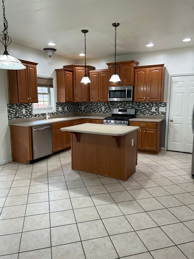 Foto del edificio - Beautiful 4-Bedroom Home Coming Soon!