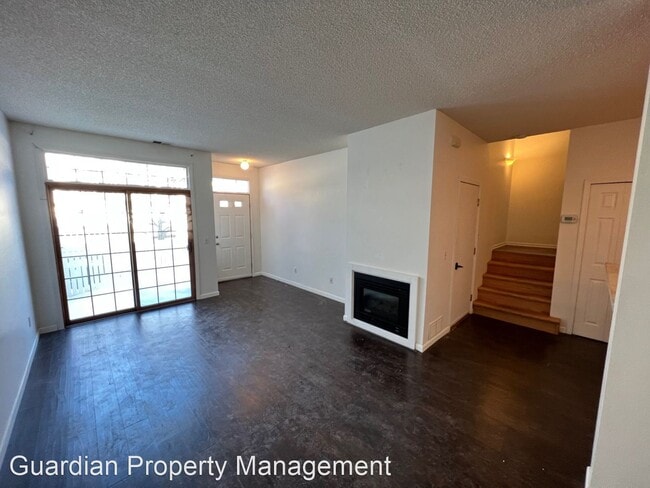 Building Photo - 2 br, 1.5 bath House - 2739 Mallard Dr