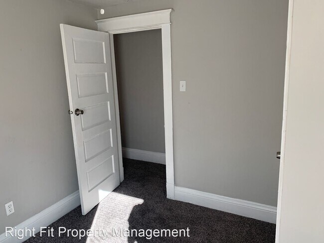 Foto del edificio - 3 br, 1 bath House - 821 6th Ave