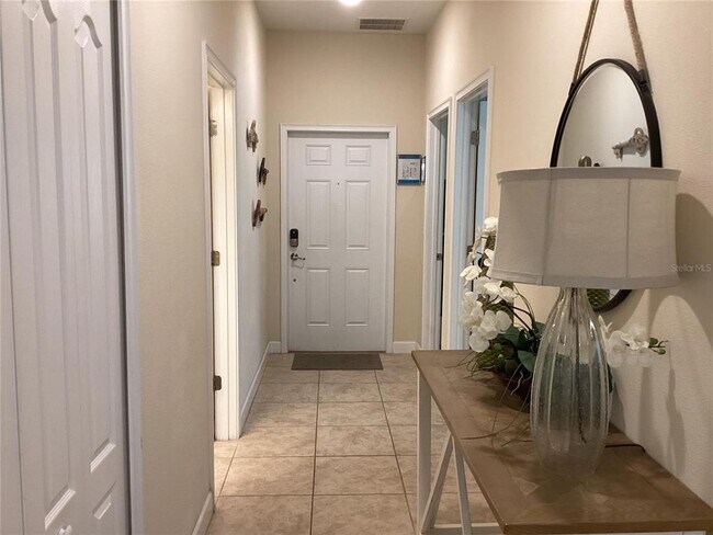 Foto del edificio - 4883 Clock Tower Dr