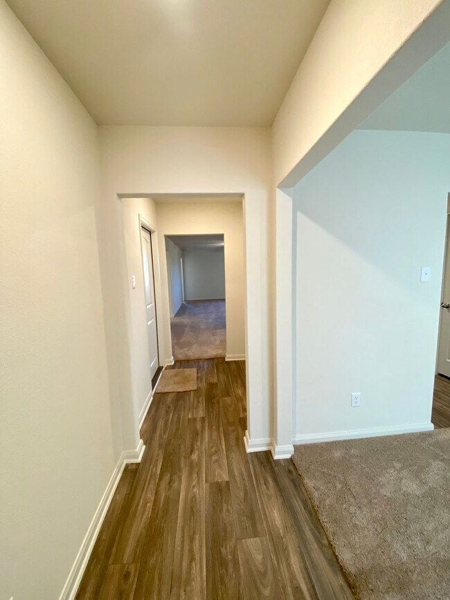 Building Photo - **1595/Month** Far West San Antonio!