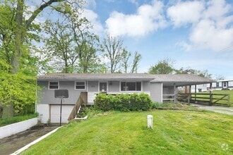 Building Photo - 2433 Nedra St