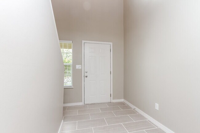 Building Photo - 8937 Hosta Way