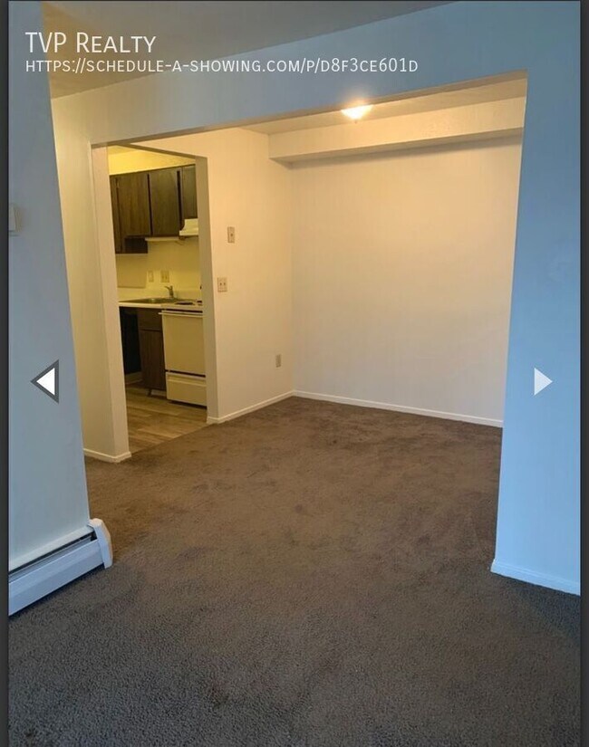 Foto del edificio - 1454 W River Rd N
