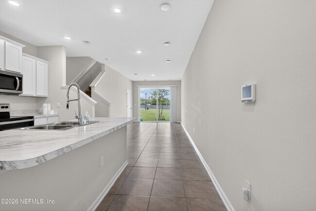 Foto del edificio - 8210 Larose Rd