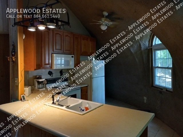 Building Photo - 2147 Gumlog Rd