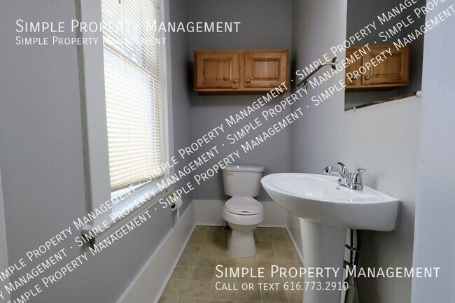 Building Photo - Nice 3 bed 1.5 Bath Home in Grand Rapids!