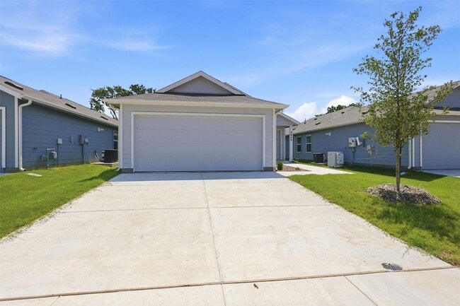 Building Photo - 3040 Campeiro Ave