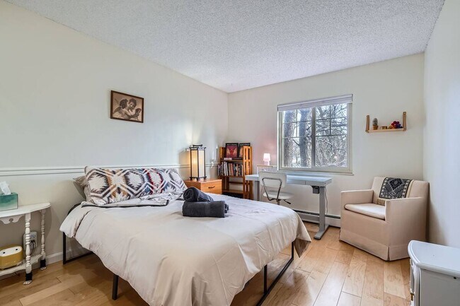 Foto del edificio - 860 W Moorhead Cir