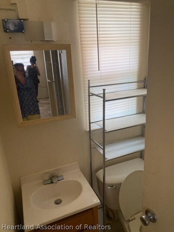 Building Photo - 203 W Wall Street