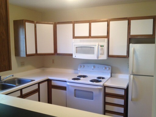 Building Photo - 2138 Hemlock Blvd