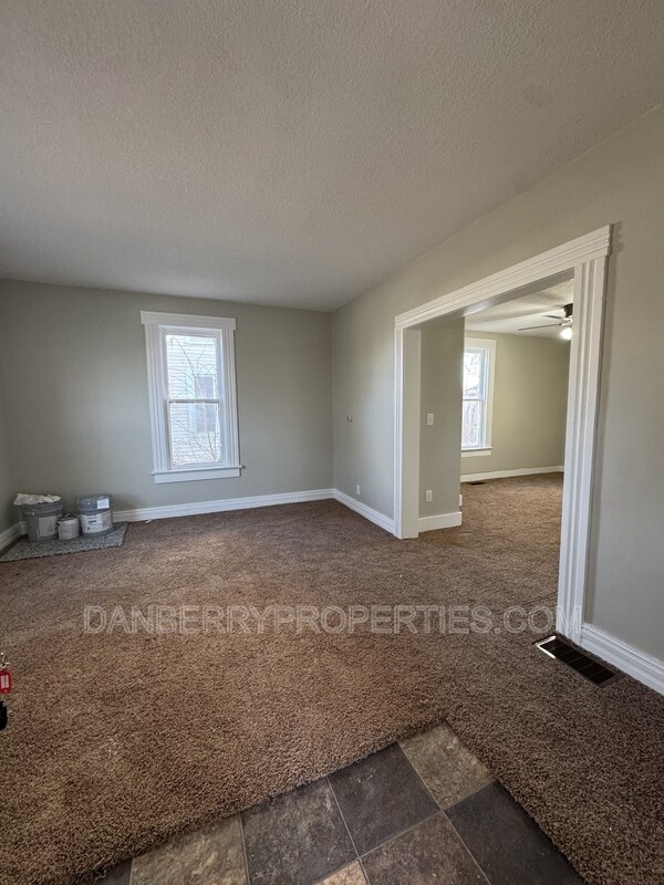 Foto del edificio - 413 Washington St