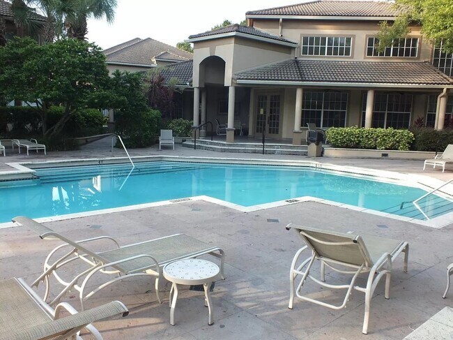 Foto del edificio - 801 Normandy Trace Rd