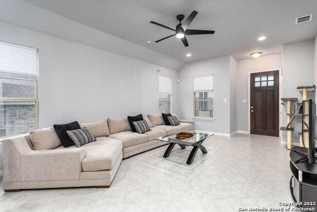 Building Photo - Beautiful and Newly Built, Modern - 3 Bedr...