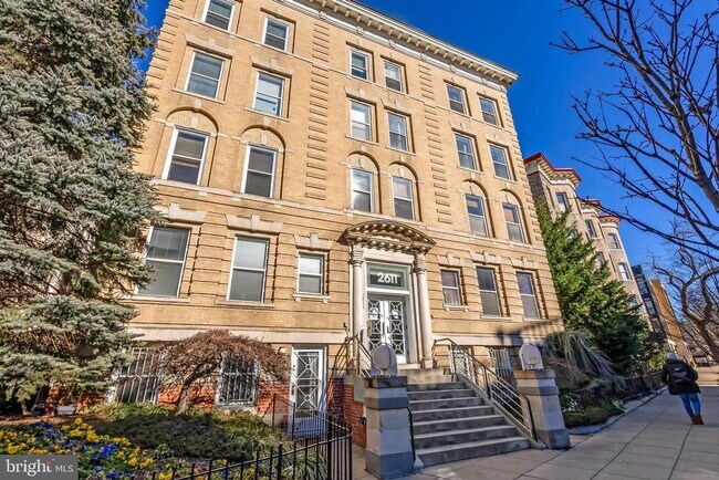 Foto del edificio - Sunny 1 bedroom/1 bath in Adams Morgan!
