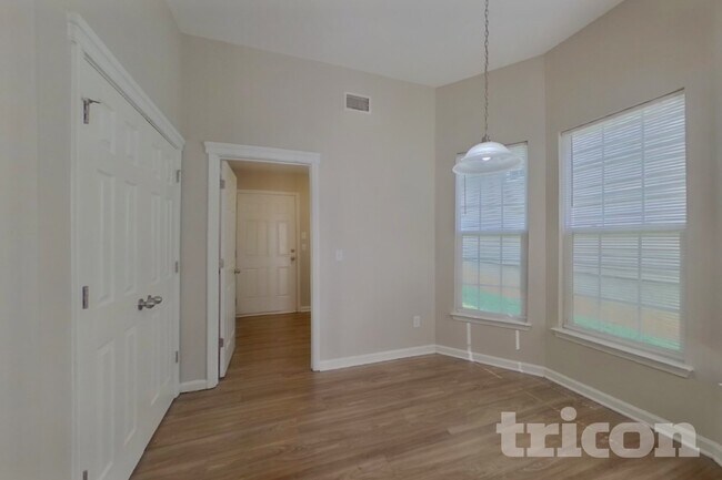 Foto del edificio - 6202 Trotters Ridge Rd