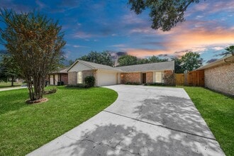 Building Photo - 14235 Rosetta Dr