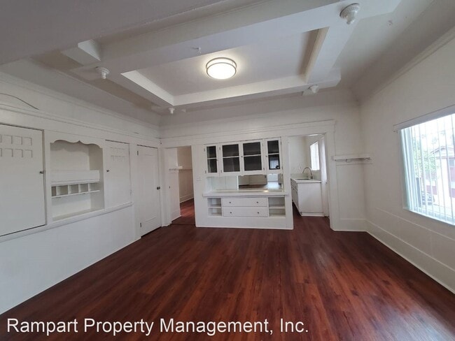 Building Photo - 937 E 20th St