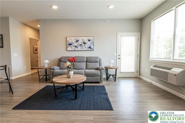 Foto del edificio - 948 N Front St