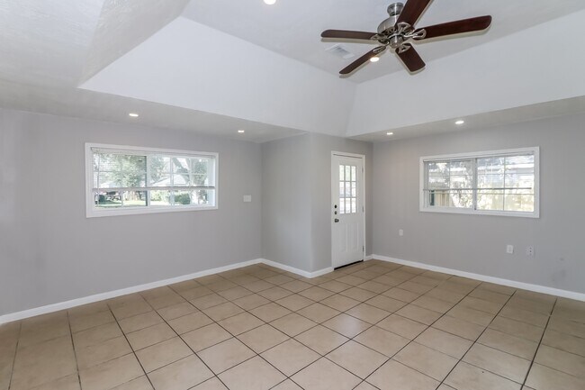 Foto del edificio - 2147 Frey Rd