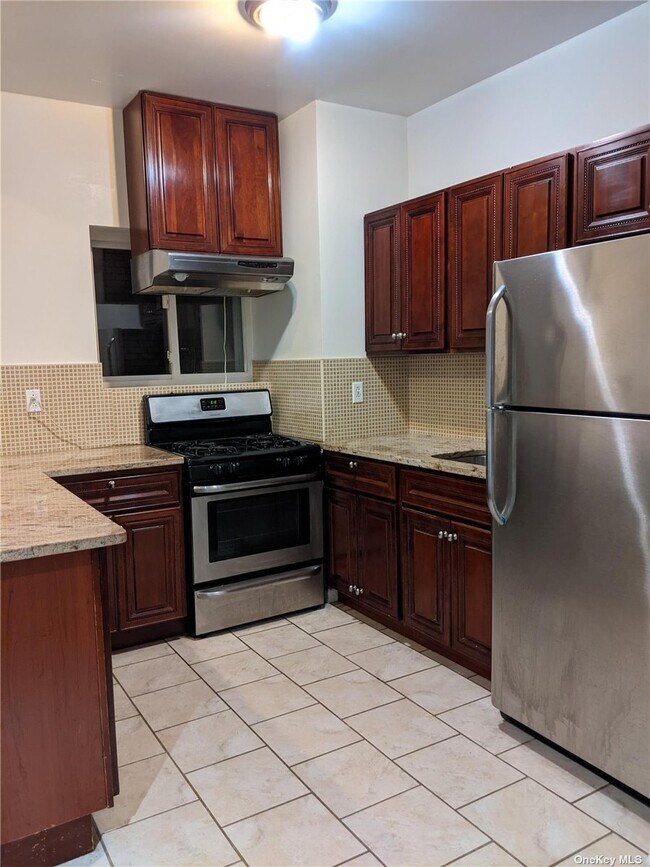 Foto del edificio - 45-44 164th St