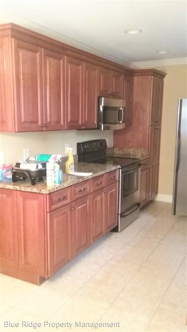 Building Photo - 255 Bridgewater Ct
