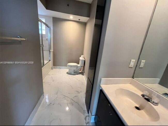 Foto del edificio - 3255 NE 184th St