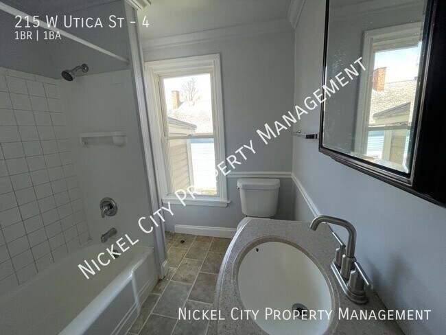 Foto del edificio - 215 W Utica St