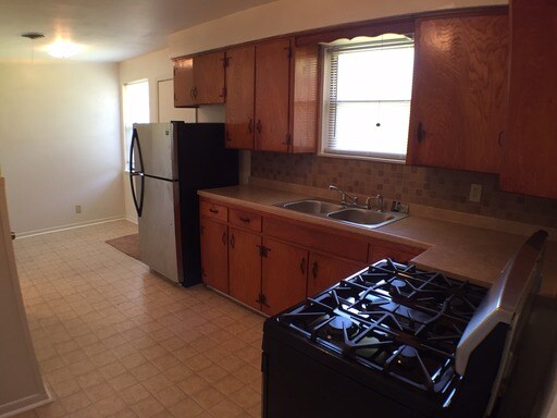 Building Photo - 6419 Onyx Dr N