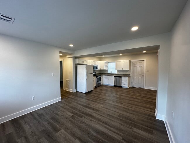 Living/Kitchen/Dining - 3300 Nashville Ave