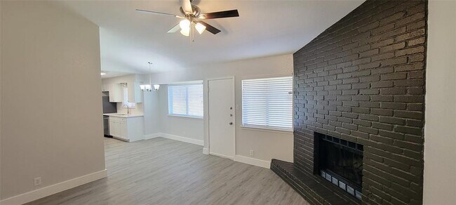 Building Photo - 4809 Bundyhill Dr