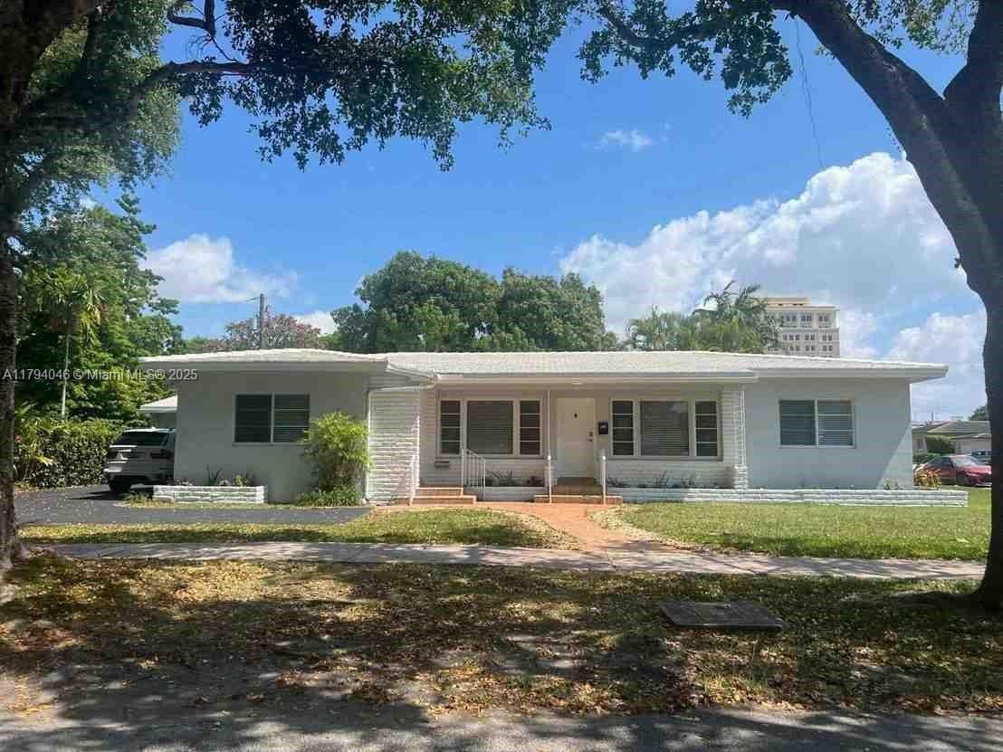 Primary Photo - 401 Malaga Ave