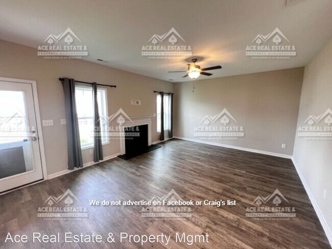 Building Photo - 4 br, 2.5 bath House - 2350 Spinning Wheel...