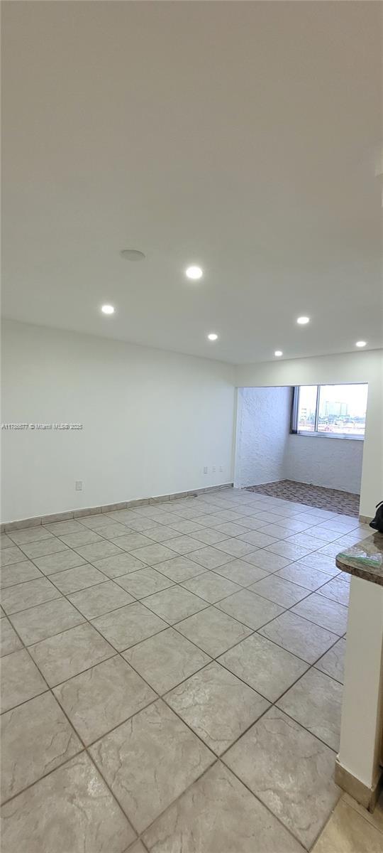 Building Photo - 750 NW 43rd Ave