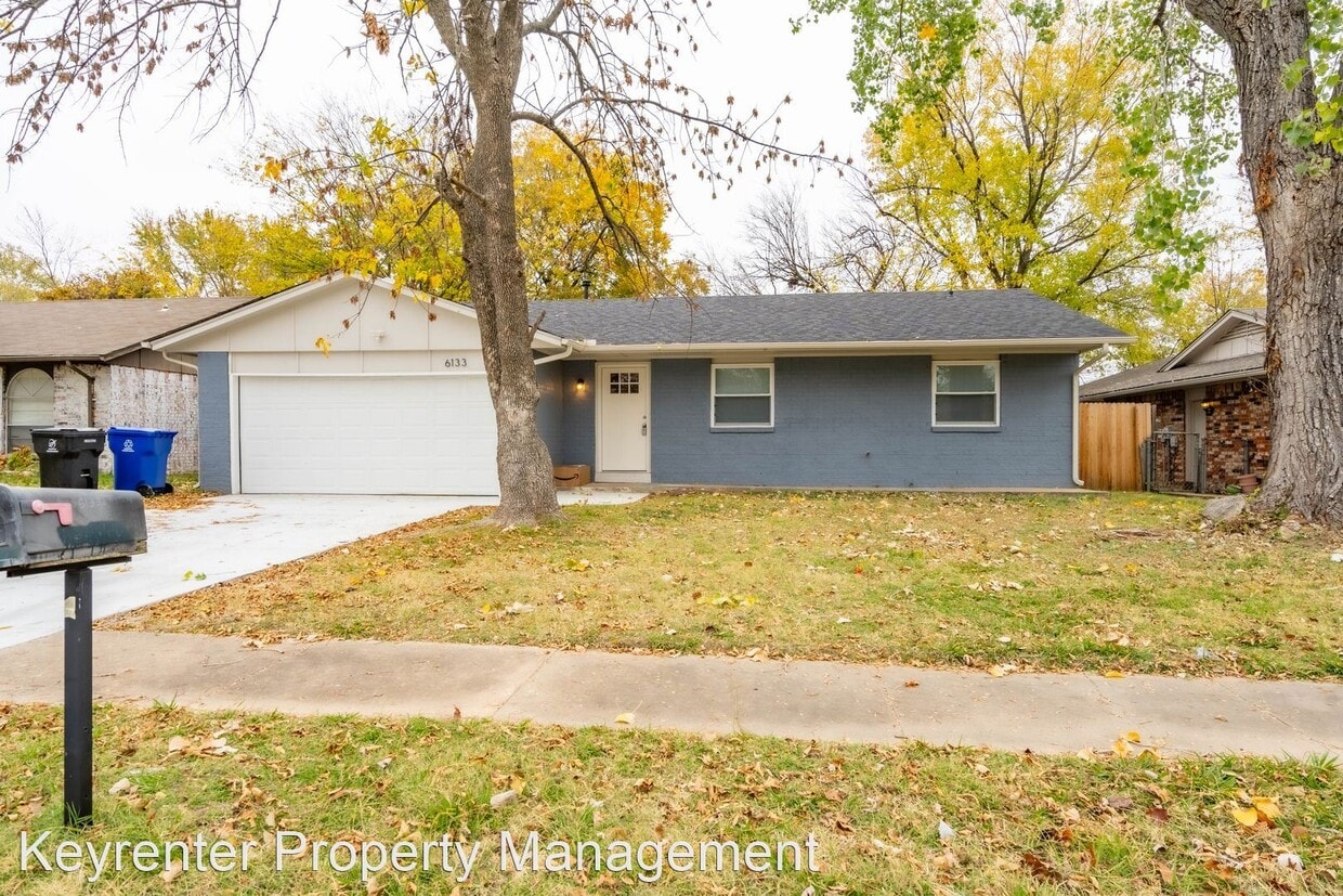 Primary Photo - 3 br, 1 bath House - 6133 S 117th Ave