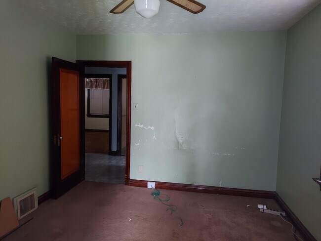 Foto del edificio - 5946 N Pointe Blvd