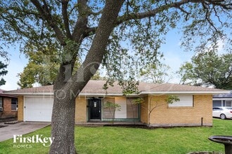 Building Photo - 1610 13th Ave N