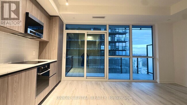 Photo du bâtiment - 110 Broadway Ave