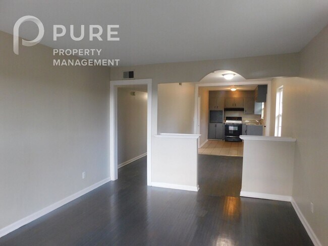 Foto del edificio - 2028 Progress St