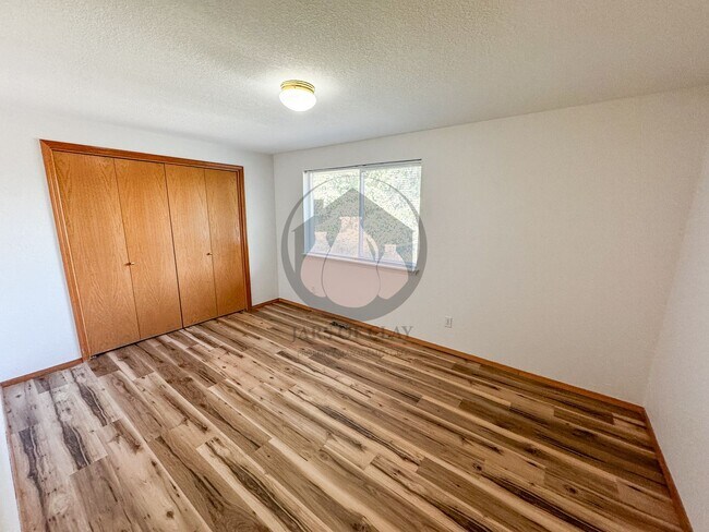 Building Photo - Skyline Ct #2023-LL787