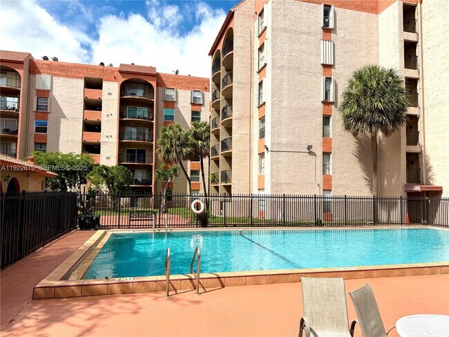 Foto del edificio - 5201 NW 7th St