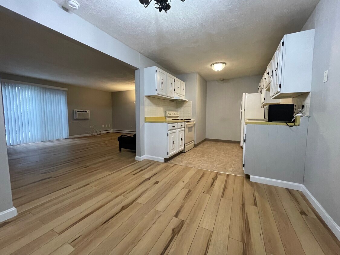 300 Smithfield Rd Unit 318, North Providence, RI 02904 Condo for