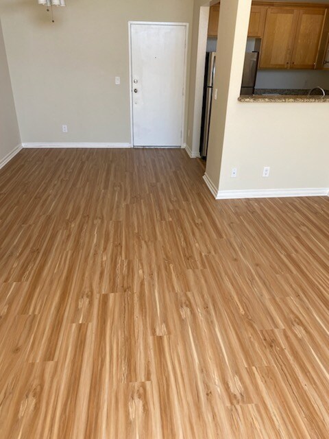 Building Photo - 22859 Del Valle St