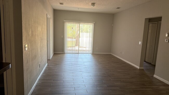 Foto del edificio - 3631 Kirkpatrick Cir