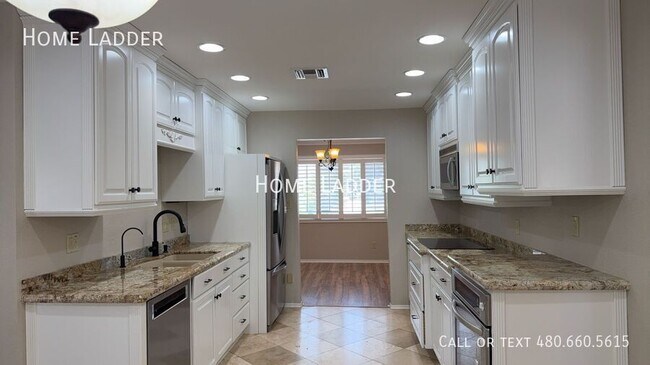 Foto del edificio - 2178 E Golf Ave