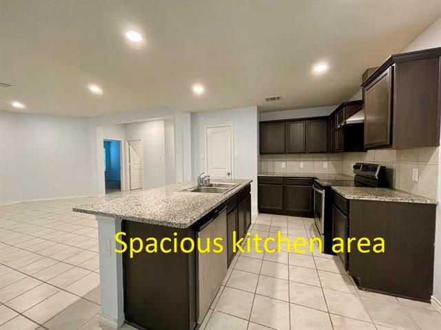Building Photo - 1102 Sapphire Dr