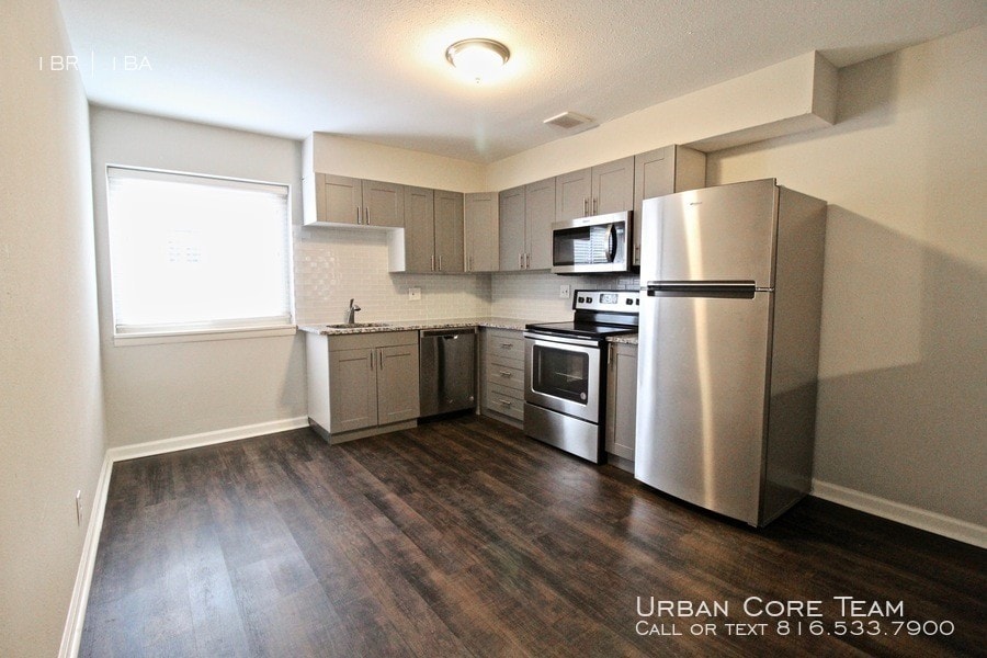 Primary Photo - Huge 1 Bedroom in Midtown