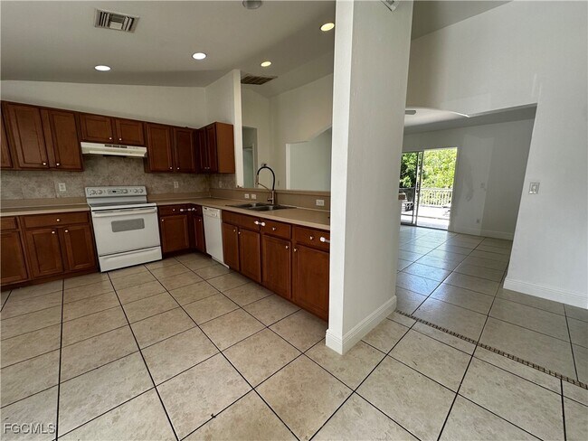 Foto del edificio - 301 East 12th Street